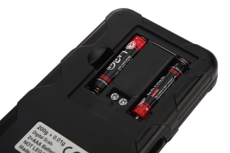 CX-Series Digital Mini Scale met backlit display, auto-off functie, en meegeleverde accessoires zoals een mini pincet, kalibratiegewicht en doorzichtig plastic bakje. De weegschaal heeft een capaciteit van 50g x 0.001g en werkt met 6 verschillende modes (g, oz, ozt, dwt, ct, gn). Afmetingen: 140 x 84 x 23 mm, platform: 58 x 58 mm. Werkt op 2x AAA batterijen (niet inbegrepen).